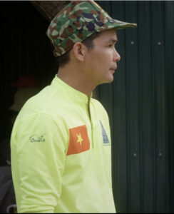 Tran Van Tuan used his income as a porter to finance a new business Phong Nha.